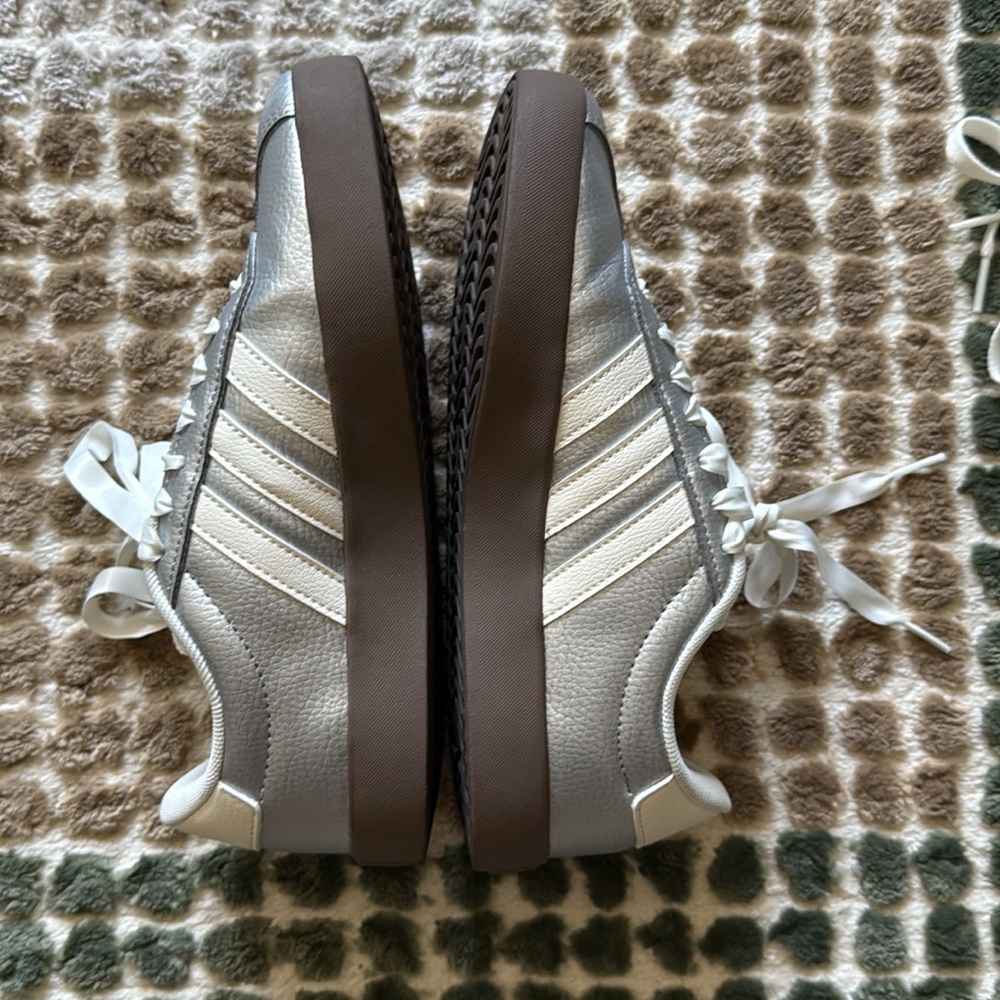 Adidas Womens Vl Court 3.0 Silver Fashion Sneaker Size 6 Medium (B, M) - Picture 12 of 15